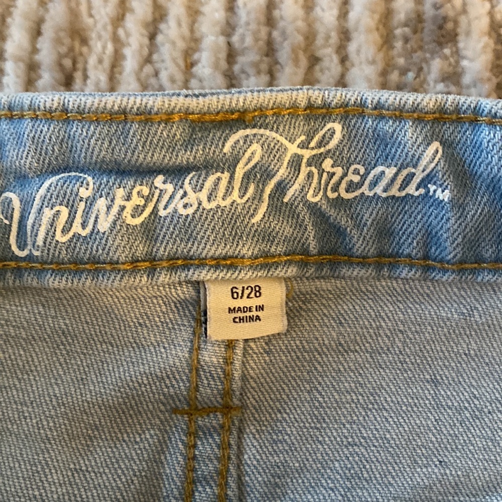 Universal Thread - Picture 6 of 8